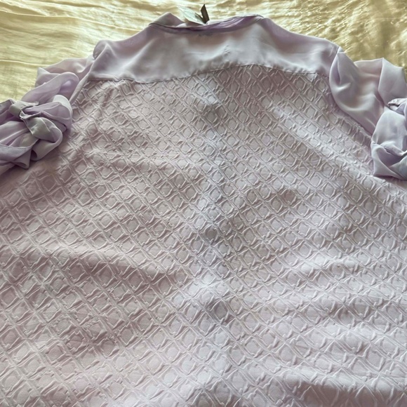 TEXTURED BUTTON DOWN TUNIC, SOFT LILAC, SIZE 5X, 3/4 SLEEVES WITH TABS, PENNINGT - Picture 3 of 10